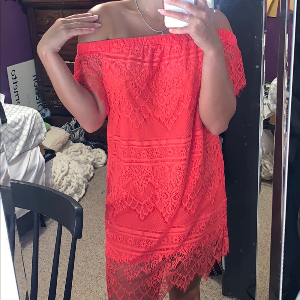 Pink lace dress! 💗💋
